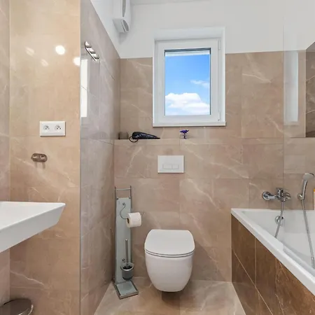 Ah Galvaniho Free Parking Appartement Bratislava